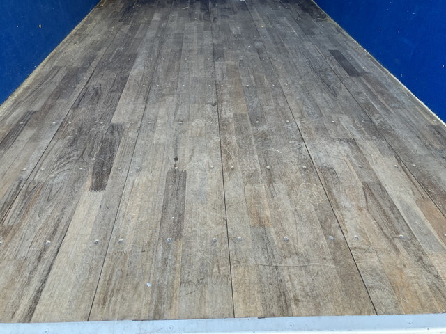 いすゞエルフパネルバン小型（2t・3t）[写真16]