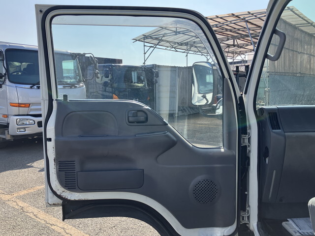 いすゞエルフパネルバン小型（2t・3t）[写真27]
