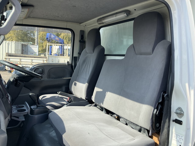 いすゞエルフパネルバン小型（2t・3t）[写真29]