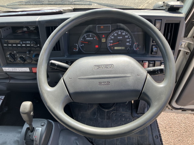 いすゞエルフパネルバン小型（2t・3t）[写真32]