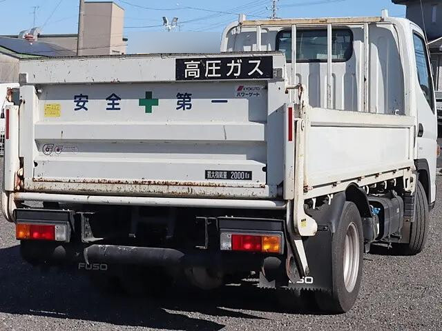 三菱ふそうキャンター平ボディ小型（2t・3t）[写真02]