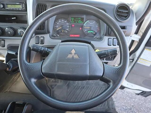 三菱ふそうキャンター平ボディ小型（2t・3t）[写真04]