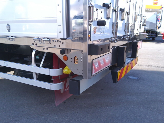 三菱ふそうスーパーグレートアルミウイング大型（10t）[写真15]