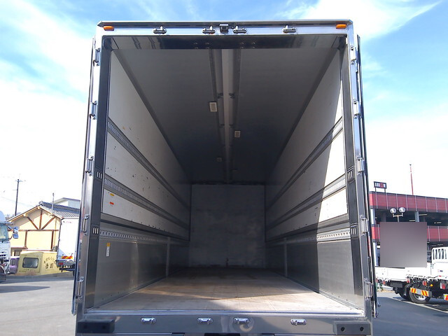 三菱ふそうスーパーグレートアルミウイング大型（10t）[写真19]