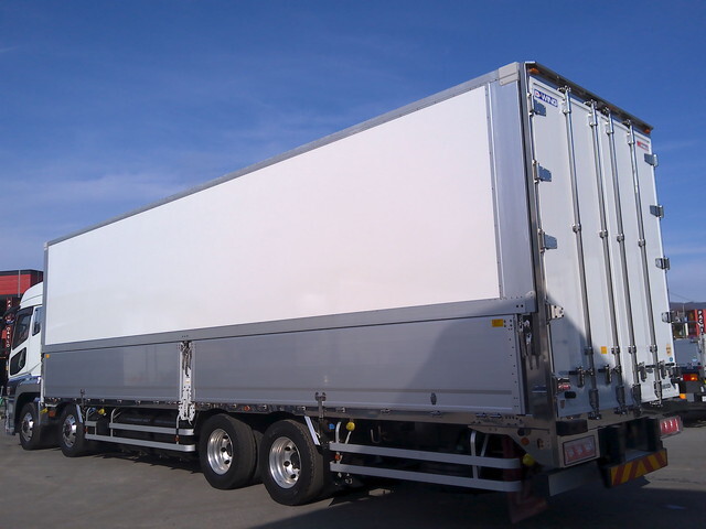 三菱ふそうスーパーグレートアルミウイング大型（10t）[写真02]