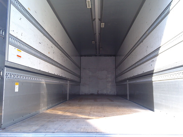 三菱ふそうスーパーグレートアルミウイング大型（10t）[写真20]