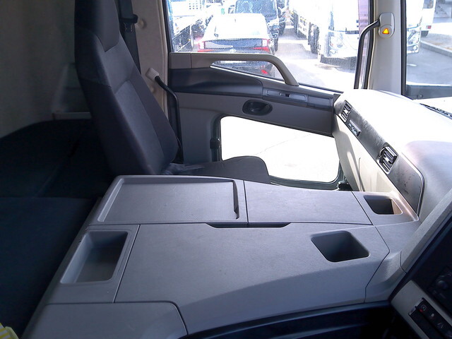 三菱ふそうスーパーグレートアルミウイング大型（10t）[写真28]