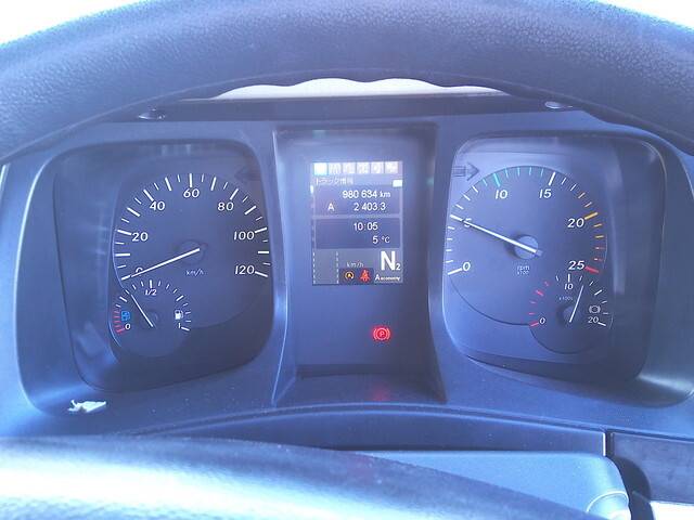 三菱ふそうスーパーグレートアルミウイング大型（10t）[写真30]