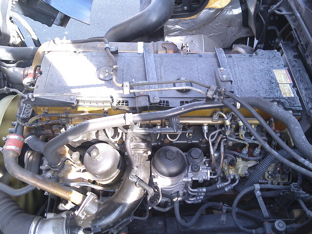 三菱ふそうスーパーグレートアルミウイング大型（10t）[写真36]