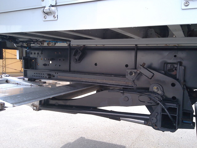 UDトラックスクオンアルミウイング大型（10t）[写真15]