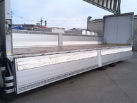 UDトラックスクオンアルミウイング大型（10t）[写真24]