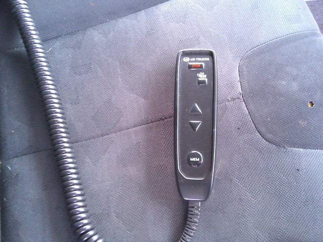 UDトラックスクオンアルミウイング大型（10t）[写真26]