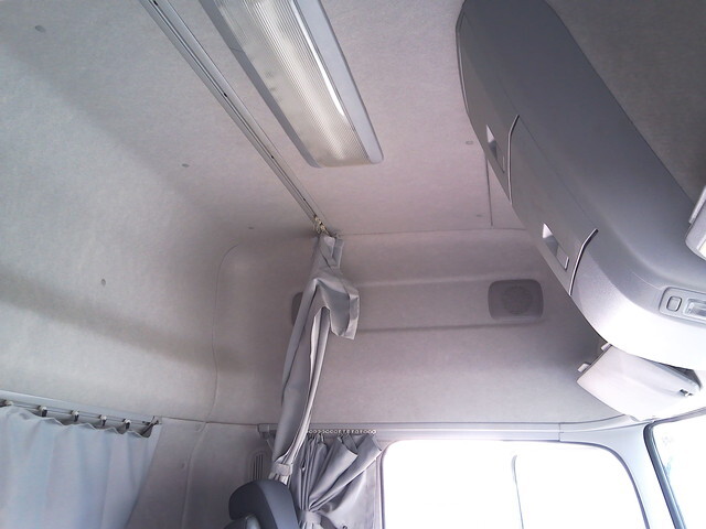 UDトラックスクオンアルミウイング大型（10t）[写真27]