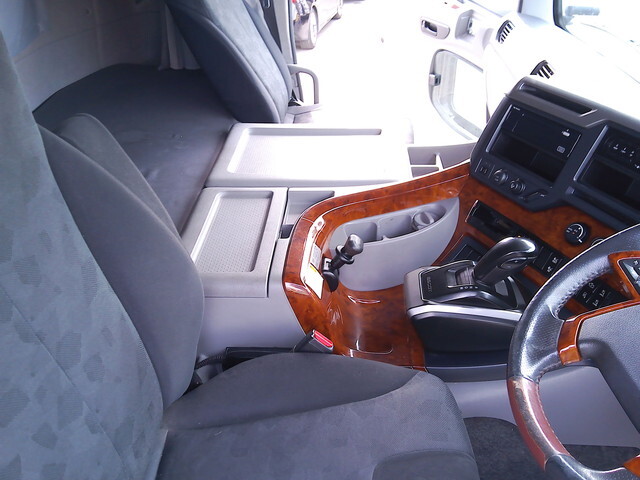 UDトラックスクオンアルミウイング大型（10t）[写真28]