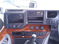 UDトラックスクオンアルミウイング大型（10t）[写真30]