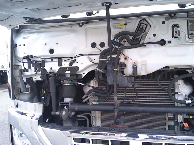 UDトラックスクオンアルミウイング大型（10t）[写真34]