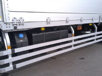 UDトラックスクオンアルミウイング大型（10t）[写真10]