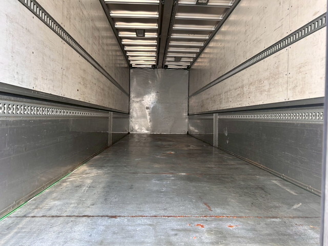 いすゞギガアルミウイング大型（10t）[写真04]