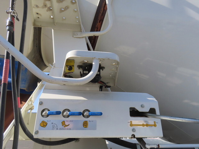 日野プロフィアミキサー車（コンクリートミキサー）大型（10t）[写真32]