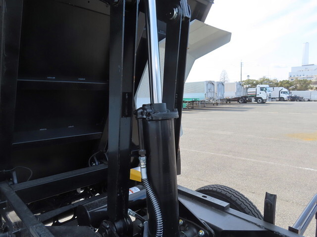 三菱ふそうファイターダンプ中型（4t）[写真29]