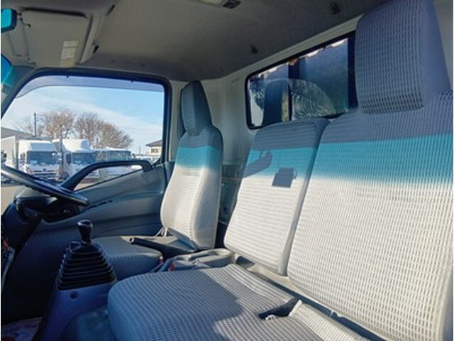 日野デュトロ平ボディ小型（2t・3t）[写真21]