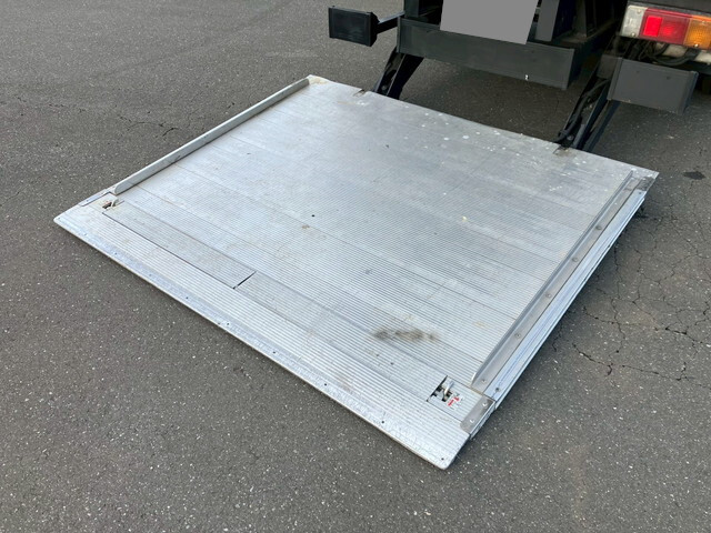 日野デュトロアルミバン小型（2t・3t）[写真13]