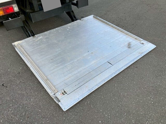 日野デュトロアルミバン小型（2t・3t）[写真14]