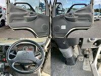 日野デュトロアルミバン小型（2t・3t）[写真20]