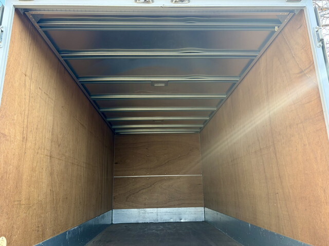 いすゞエルフアルミバン小型（2t・3t）[写真11]