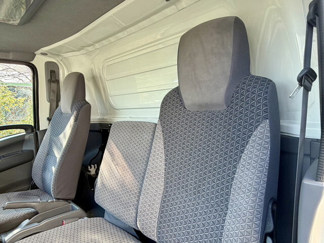 いすゞエルフアルミバン小型（2t・3t）[写真16]