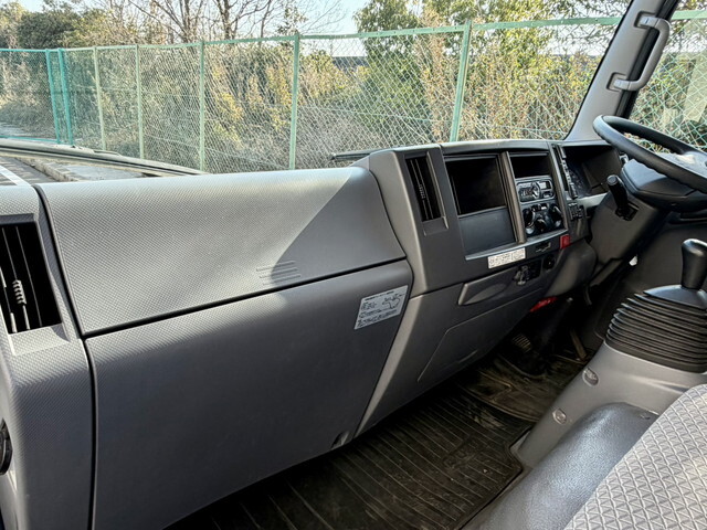 いすゞエルフアルミバン小型（2t・3t）[写真17]