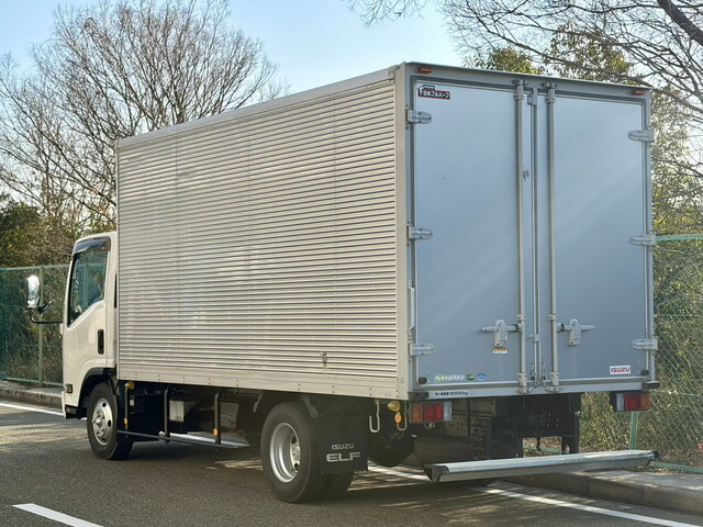 いすゞエルフアルミバン小型（2t・3t）[写真02]