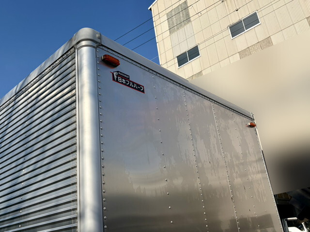 いすゞエルフアルミバン小型（2t・3t）[写真21]