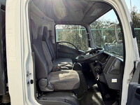 いすゞエルフアルミバン小型（2t・3t）[写真34]