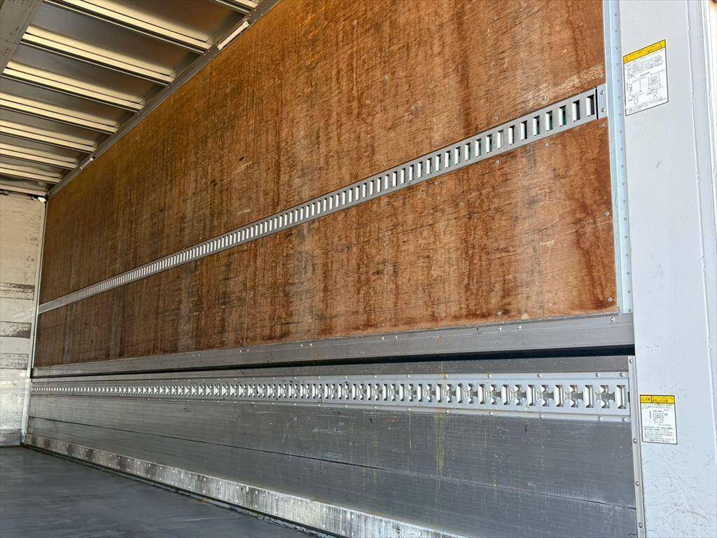 日野レンジャーアルミウイング増トン（6t・8t）[写真10]