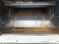 いすゞフォワードパッカー車（塵芥車）増トン（6t・8t）[写真11]