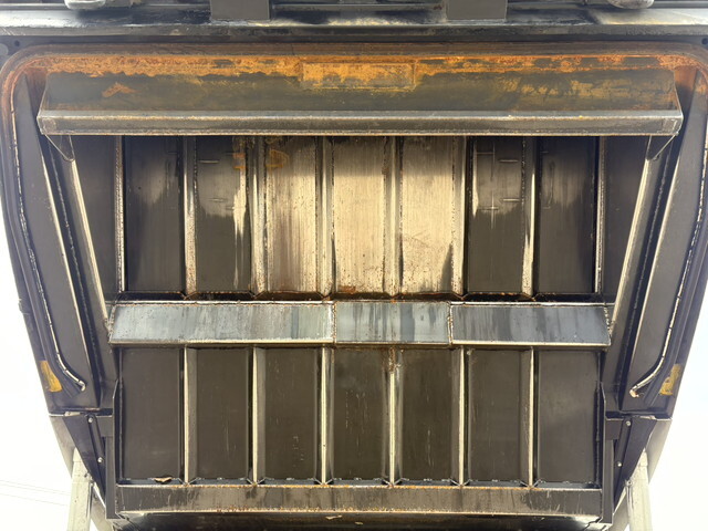 いすゞフォワードパッカー車（塵芥車）増トン（6t・8t）[写真15]