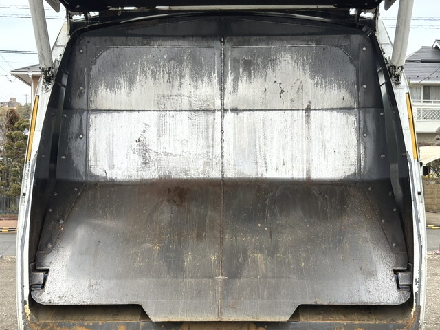 いすゞフォワードパッカー車（塵芥車）増トン（6t・8t）[写真16]