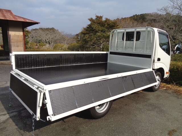 日野デュトロ平ボディ小型（2t・3t）[写真11]