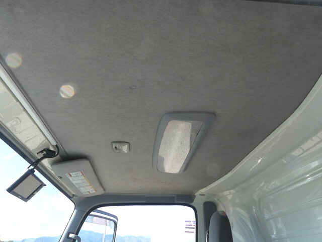 いすゞエルフ冷凍車（冷蔵車）小型（2t・3t）[写真12]