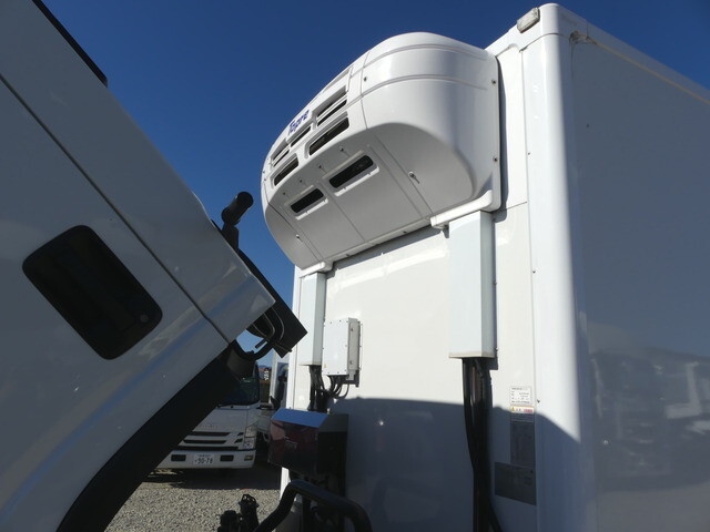 いすゞエルフ冷凍車（冷蔵車）小型（2t・3t）[写真23]