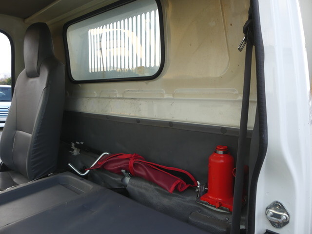 いすゞエルフローダーダンプ小型（2t・3t）[写真11]