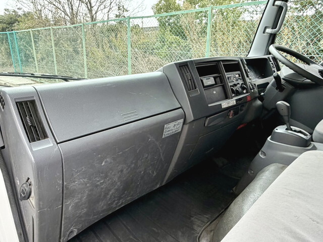 いすゞエルフアルミウイング小型（2t・3t）[写真10]