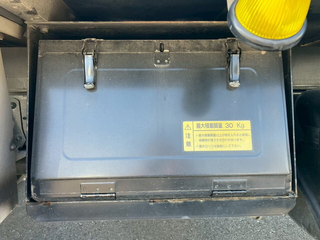 いすゞエルフアルミバン小型（2t・3t）[写真38]