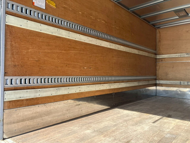 いすゞエルフアルミバン小型（2t・3t）[写真07]