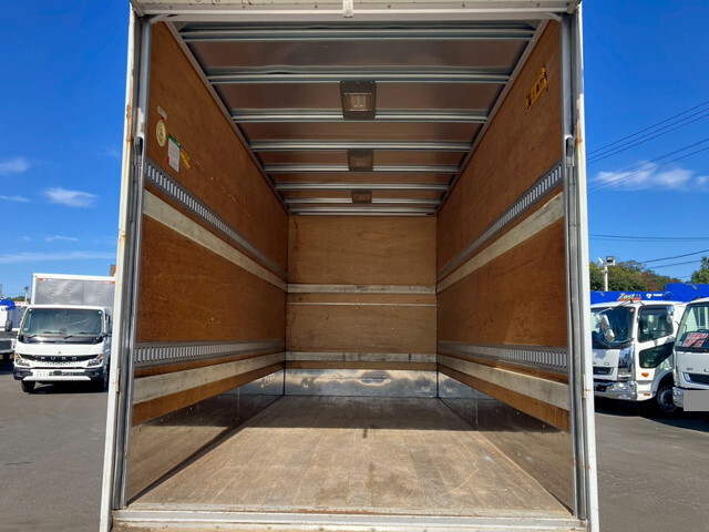 いすゞエルフアルミバン小型（2t・3t）[写真09]