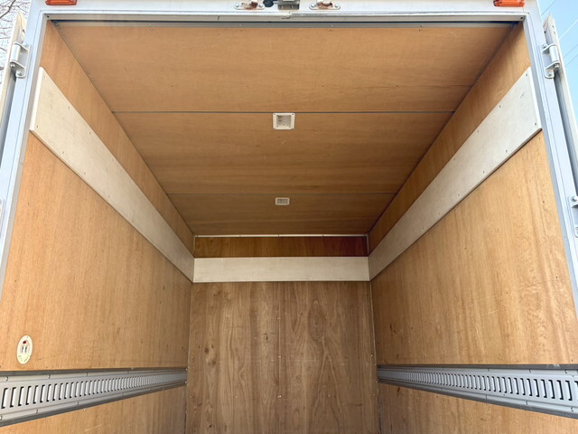 日野デュトロパネルバン小型（2t・3t）[写真15]