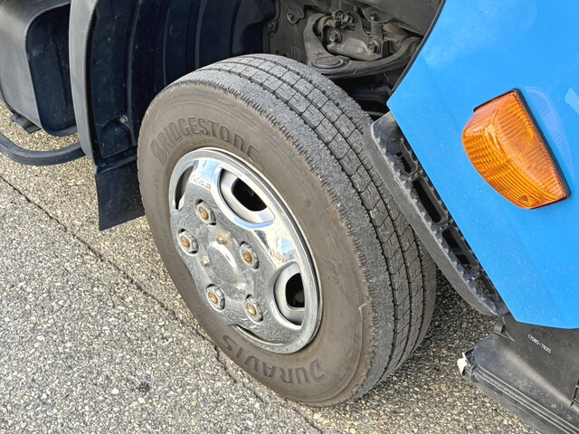 日野デュトロパネルバン小型（2t・3t）[写真21]