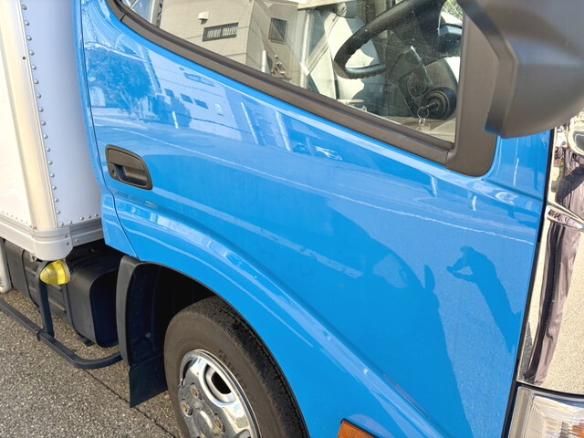 日野デュトロパネルバン小型（2t・3t）[写真35]
