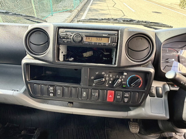 日野デュトロパネルバン小型（2t・3t）[写真08]